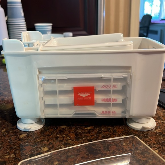 Paderno 4-Blade Spiralizer - Picture 7 of 7